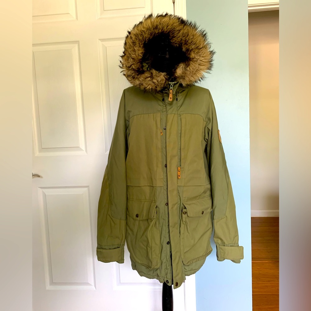 Fjallraven Barents medium men’s parka Olive Green